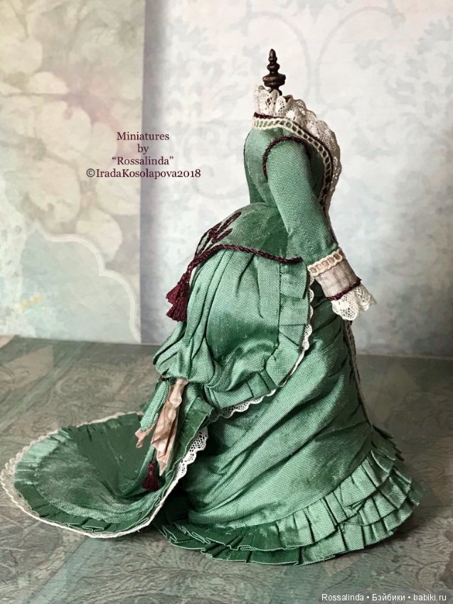 С модных страниц журнала. Коллекционная миниатюра 1/12