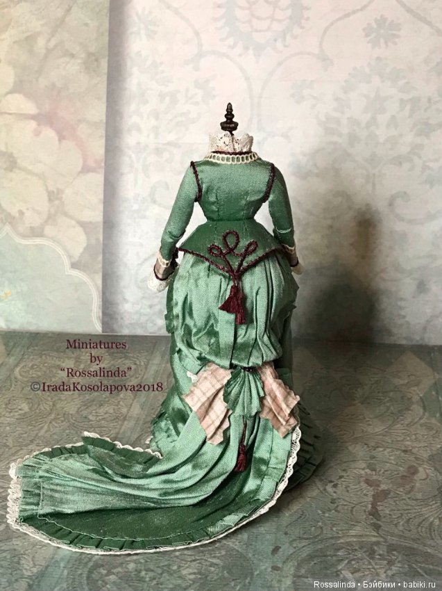 С модных страниц журнала. Коллекционная миниатюра 1/12