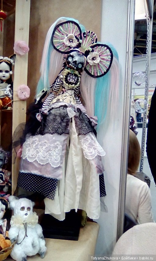 Где куклы так похожи на людей... (Салон кукол на Тишинке 2018)