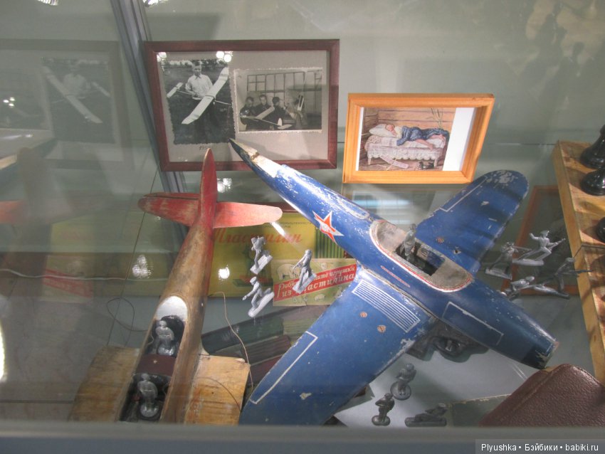 Выставка винтажных игрушек "Детский мир далёких лет" в Мытищинской картинной галерее