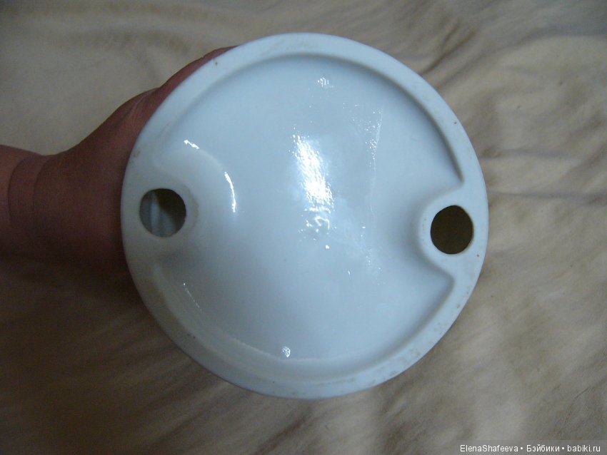 Уважаемые коллекционеры, прошу помощи в опознании фарфоровой статуэтки (фото 4)