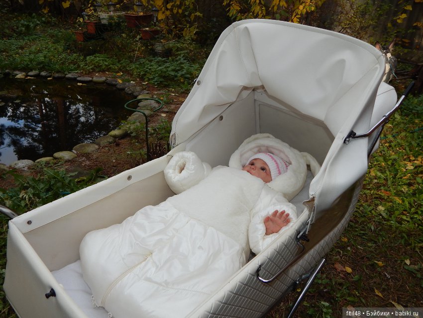 Новая кукла в новой коляске