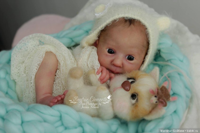 Theo скульптора Jessica Schenk, автор прототипа Beatriz Clemente