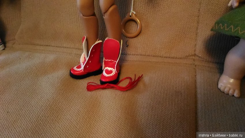 Каким куклам подошла обувь из Китая