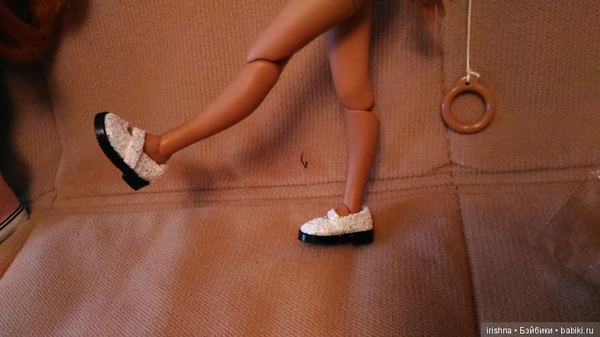 Каким куклам подошла обувь из Китая