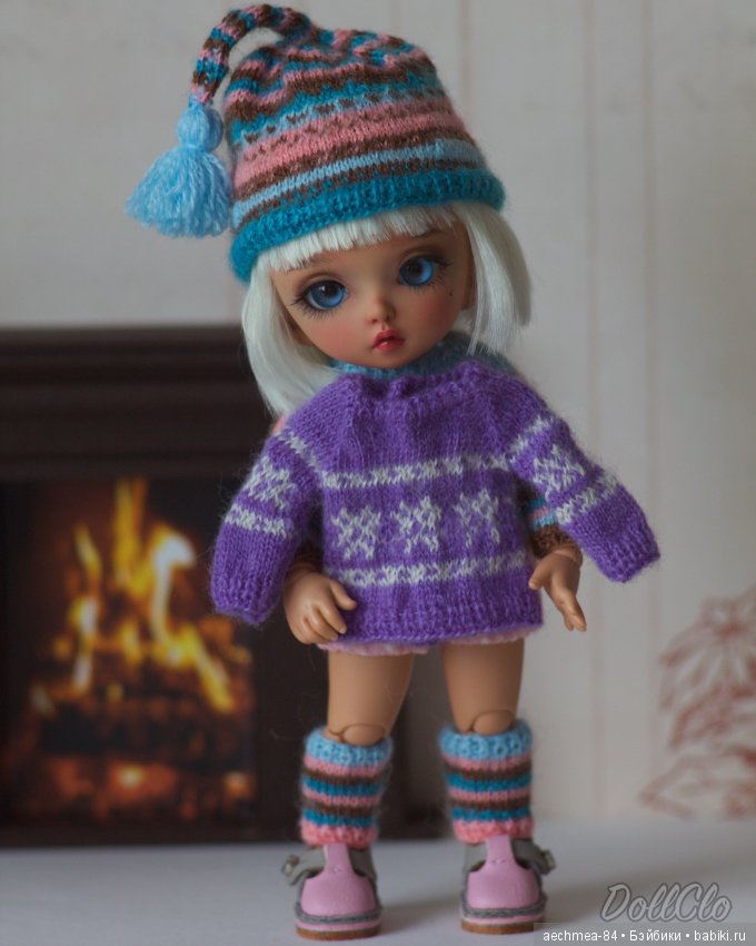 Зима близко - малышка Розмари в вязаной одёжке (фото 5)
