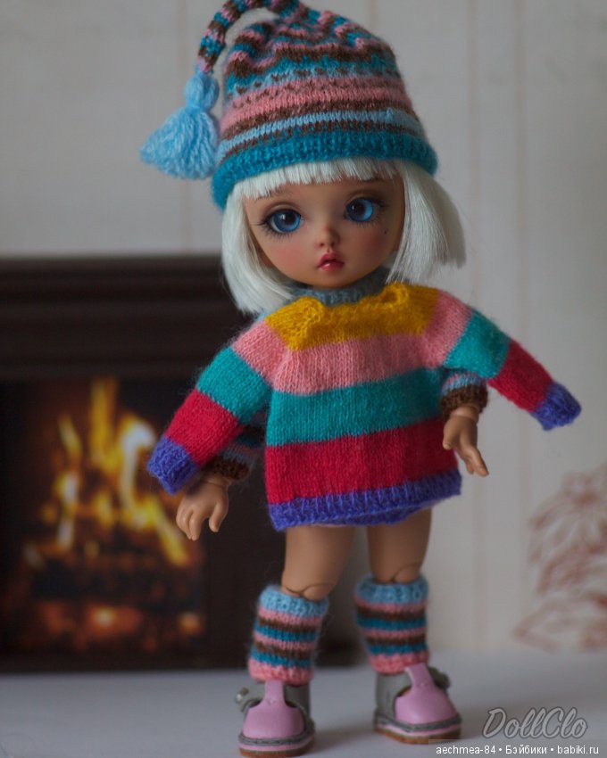 Зима близко - малышка Розмари в вязаной одёжке (фото 3)