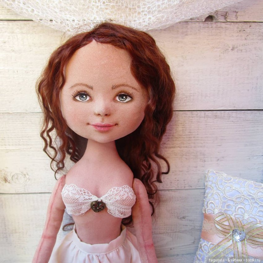 Текстильная кукла с объёмным личиком (фото 3)