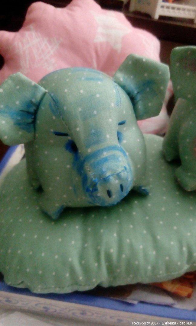 Мои новые игрушки-хрюшки по моей авторской выкройке... готовимся к Новому Году (фото 3)