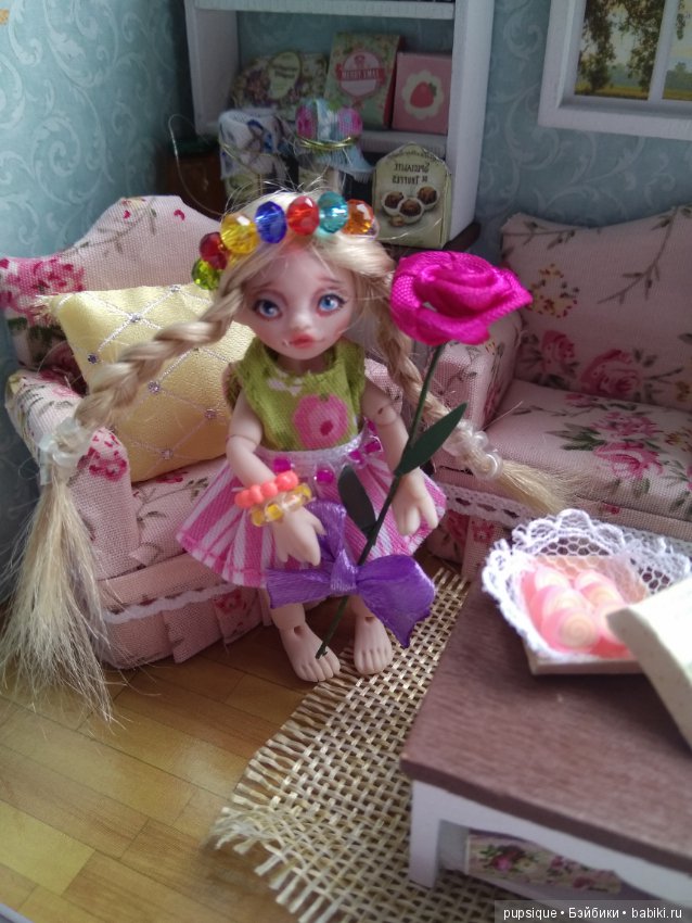 Аленка от Anfisatoys в своем домике - румбоксе (фото 5)