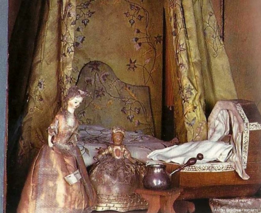 Антикварный кукольный домик (фото 7)