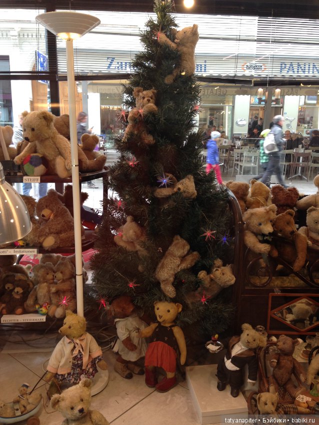 Любителям антикварных мишек посвящается