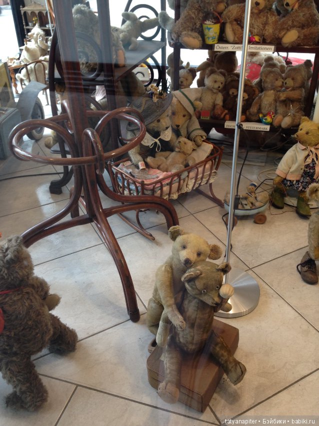Любителям антикварных мишек посвящается
