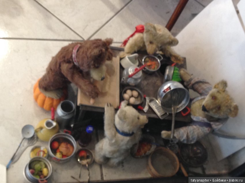 Любителям антикварных мишек посвящается