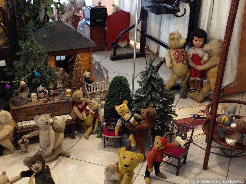 Любителям антикварных мишек посвящается