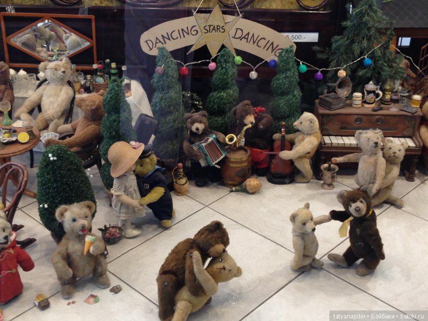 Любителям антикварных мишек посвящается