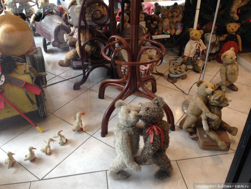 Любителям антикварных мишек посвящается