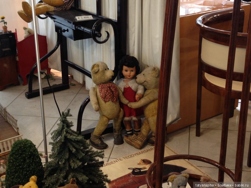 Любителям антикварных мишек посвящается