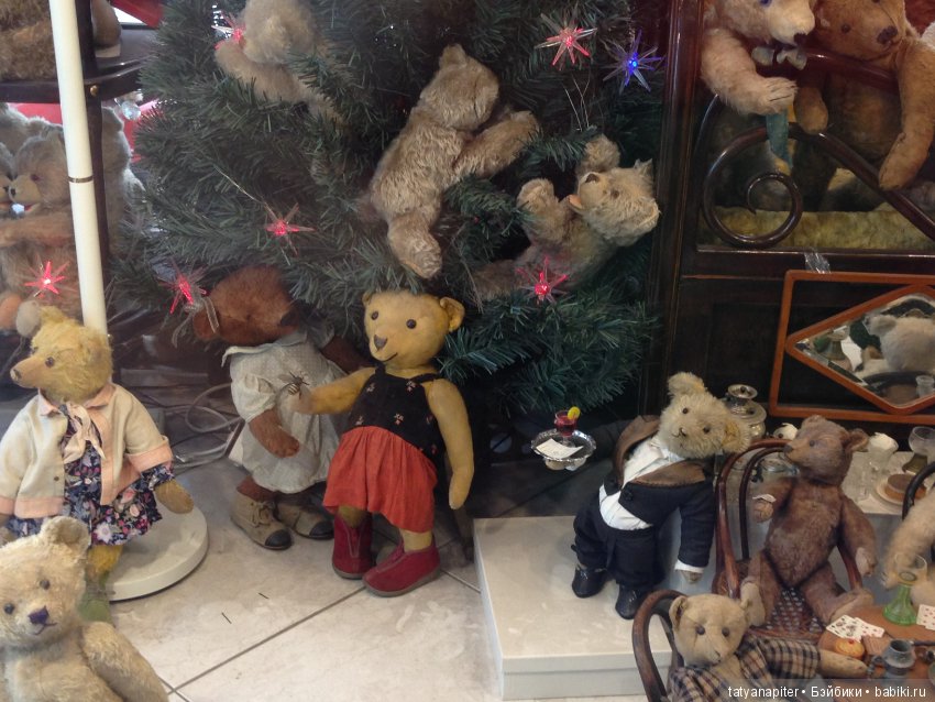 Любителям антикварных мишек посвящается