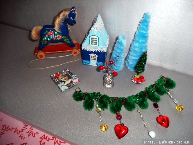 Камин с новогодними аксессуарами. Для кукол до 40 сантиметров