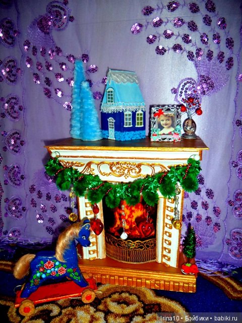 Камин с новогодними аксессуарами. Для кукол до 40 сантиметров