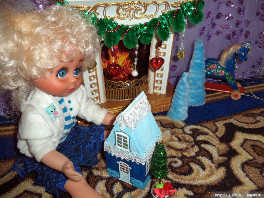Камин с новогодними аксессуарами. Для кукол до 40 сантиметров