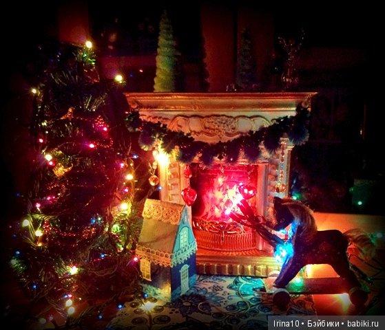 Камин с новогодними аксессуарами. Для кукол до 40 сантиметров