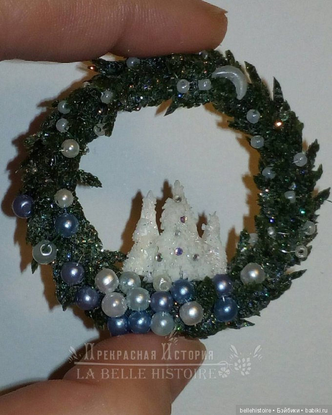 В ожидании Рождества. Миниатюрные кукольные новогодние веночки (фото 4)