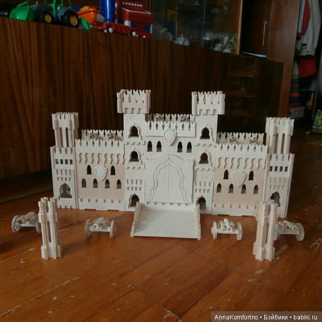 Замки-крепости — Аксессуары для кукол своими руками: идеи (фото 5)