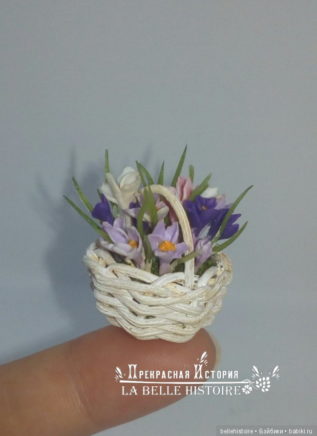 Миниатюрная корзиночка с весенними первоцветами в предверии зимы (фото 2)