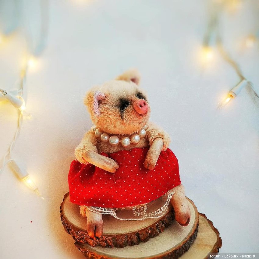 Аксиньюшка, символ года — Авторские игрушки из разных материалов: синельная проволока (фото 3)