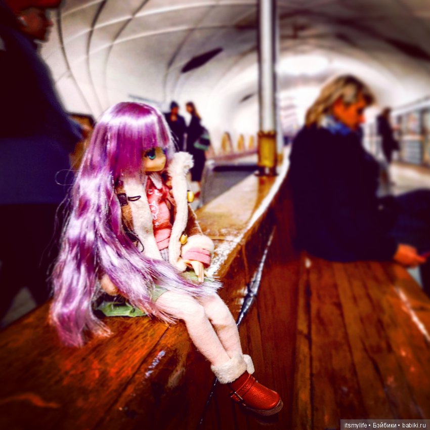 Минори Azone впервые в Московском метро (фото 3)