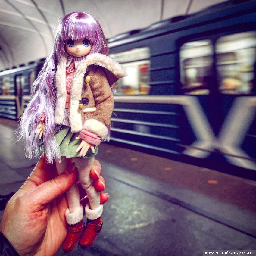 Минори Azone впервые в Московском метро
