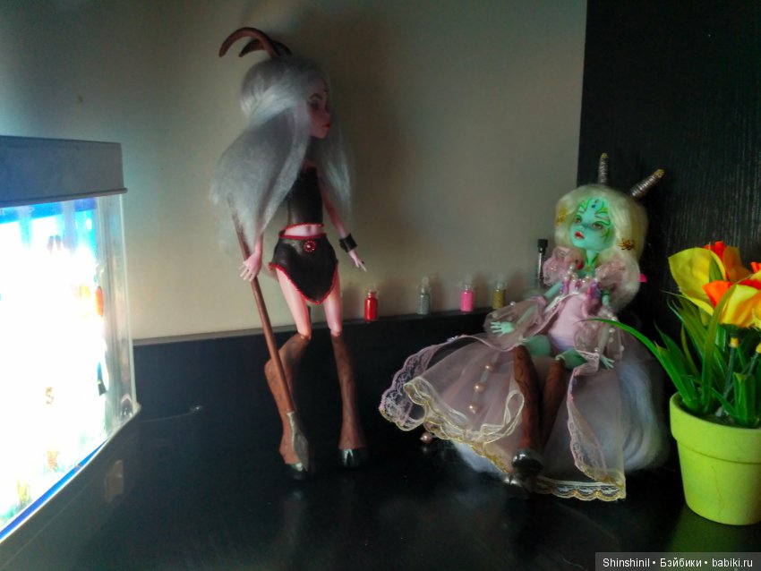 За кадром — ООАК Monster High и Ever After High: репейнт