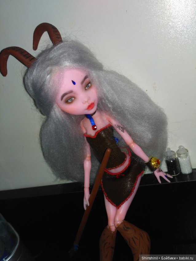 За кадром — ООАК Monster High и Ever After High: репейнт