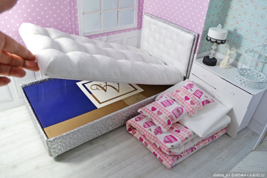 Новая кровать для Барби — Мебель для кукол и домиков: фото (фото 4)