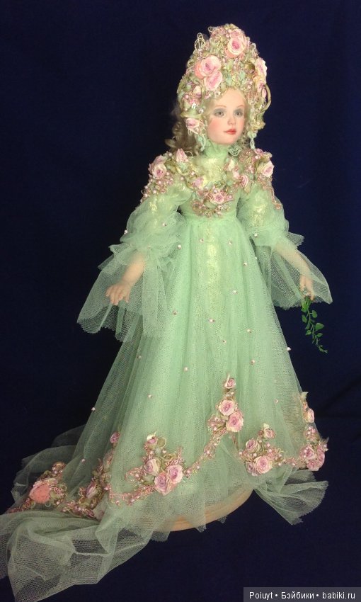 Вышивка в кукольном костюме. Часть вторая