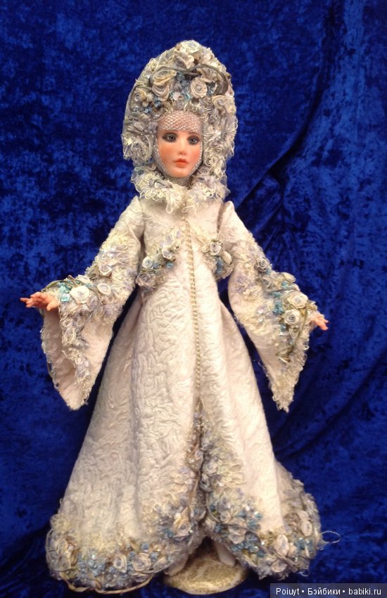 Вышивка в кукольном костюме. Часть вторая