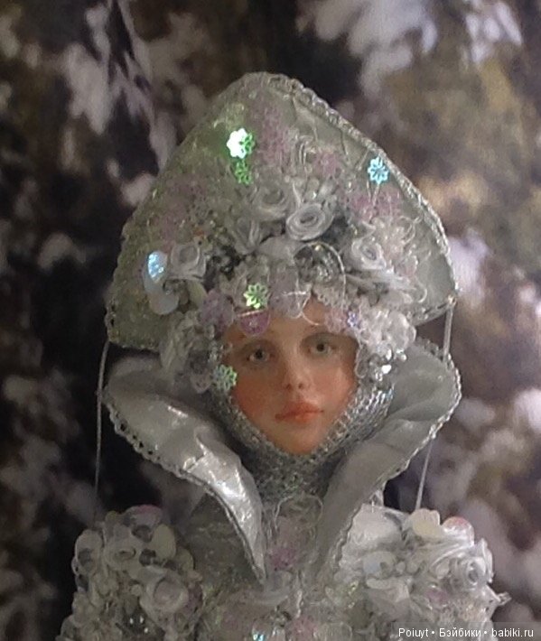 Вышивка в кукольном костюме. Часть вторая