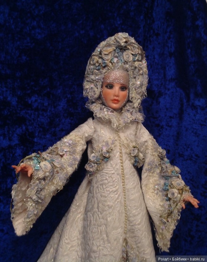 Вышивка в кукольном костюме. Часть вторая