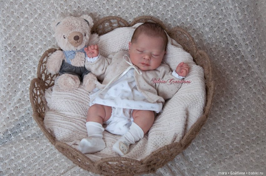 Luciano скульптора Cassie Ann Brace, автор прототипа Silvia Ezquerra