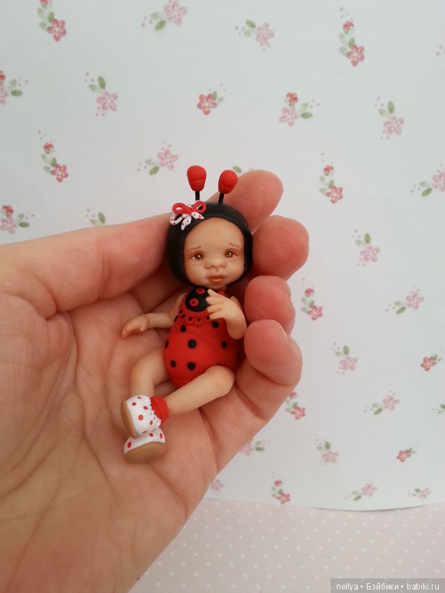 Кнопки 8 см — Авторские миниатюрные куклы: лепка (фото 2)