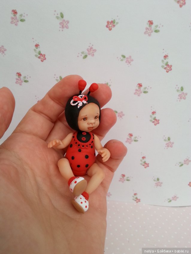Кнопки 8 см — Авторские миниатюрные куклы: лепка (фото 4)