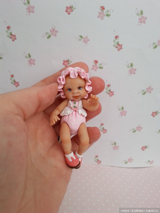 Кнопки 8 см — Авторские миниатюрные куклы: лепка