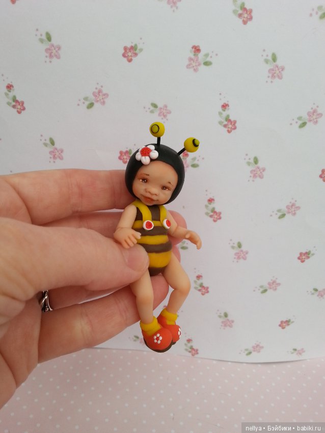 Кнопки 8 см — Авторские миниатюрные куклы: лепка (фото 9)
