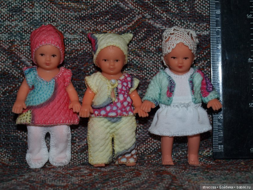 Разноцветное настроение или одеваем пупсиков