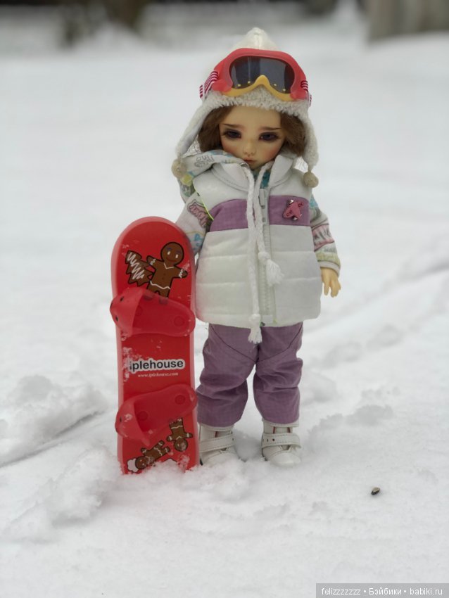 Кира катается на сноуборде воскресным утром (фото 4)