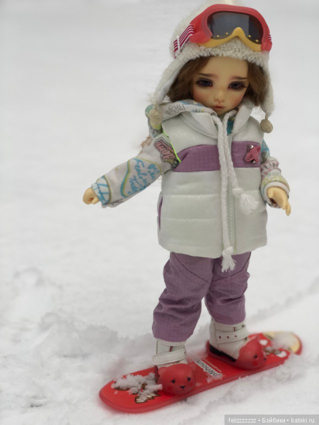 Кира катается на сноуборде воскресным утром (фото 6)