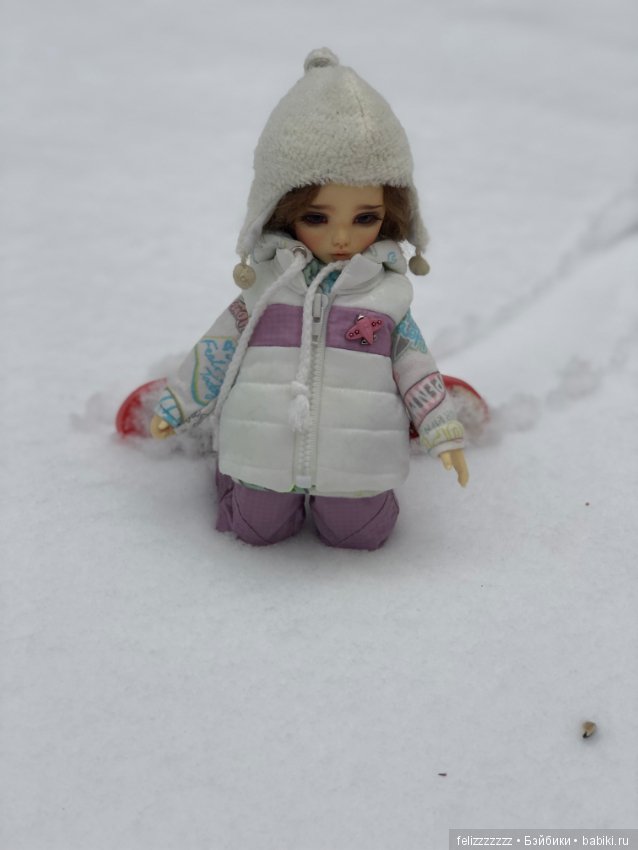 Кира катается на сноуборде воскресным утром (фото 3)