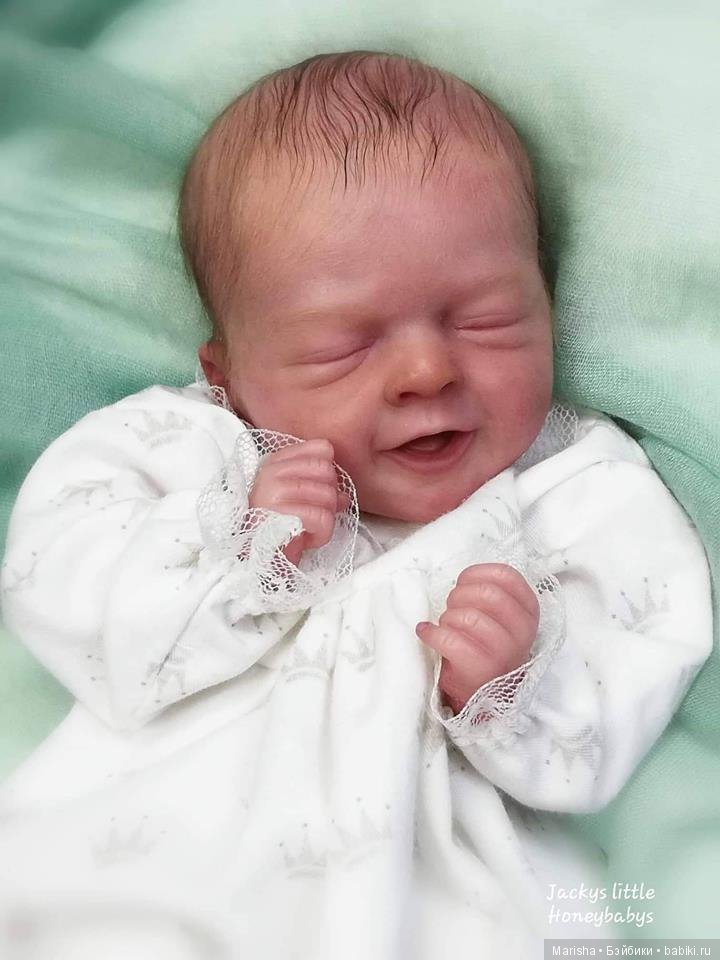 Salia скульптора Olga Auer, автор прототипа Jacqueline Kramer